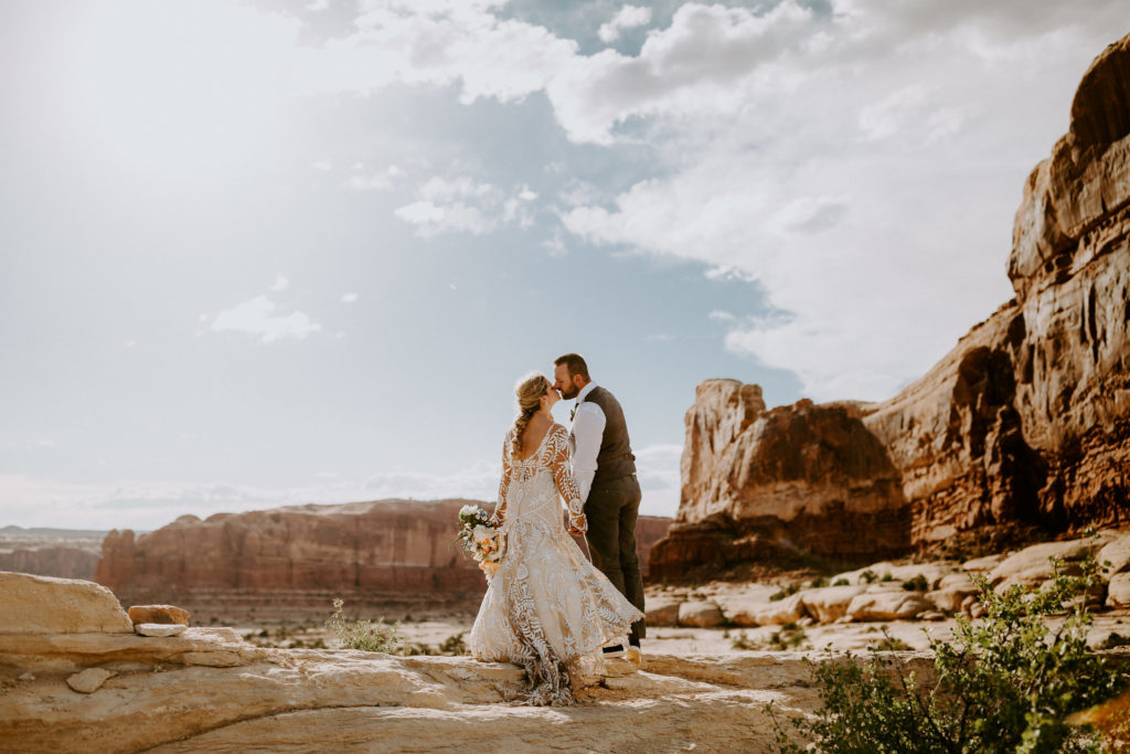 Destination Wedding at Under Canvas Moab in Utah - Destination wedding planning team based out of los angeles